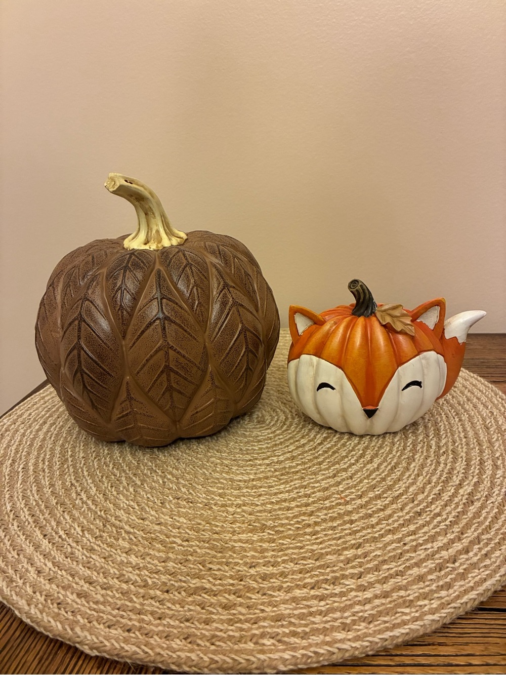 Fall 🍂 Brown Resin Leaf-Textured Pumpkin & Fox 🦊 Resin Pukpkin